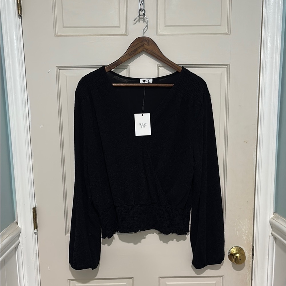NWT Women’s Black Long Sleeve Smocked Waist Blouse Size 1x - Picture 1 of 4